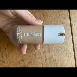 Beauty counter skin twin foundation in light 210
